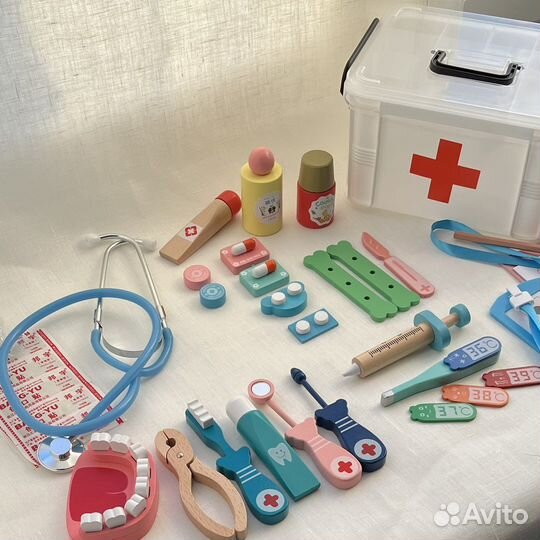 Набор доктора из дерева