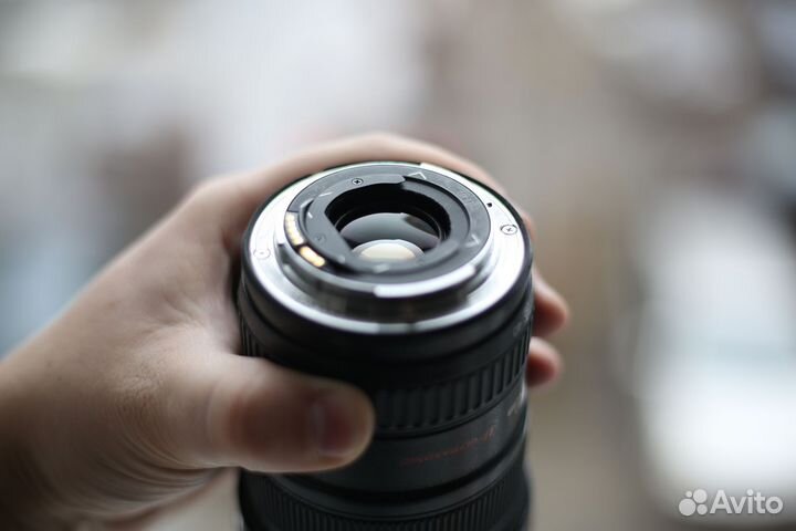 Объектив Canon EF 17-40 F4 L