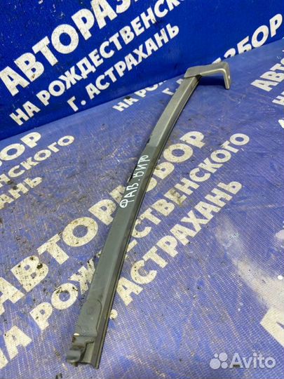 Направляющая стекла двери Faw Vita хэтчбек 2007