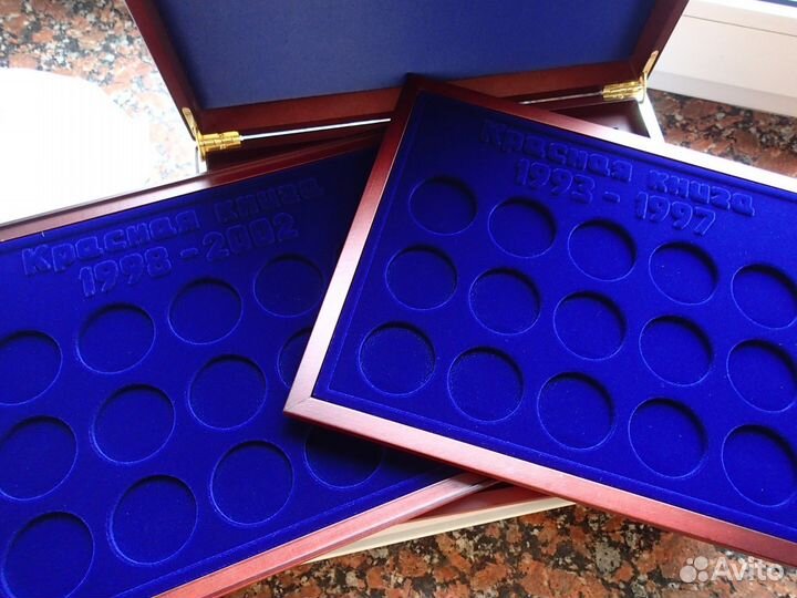 Футляр для монет красная книга серебро 45шт