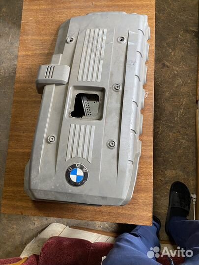 Крышка двигателя бмв