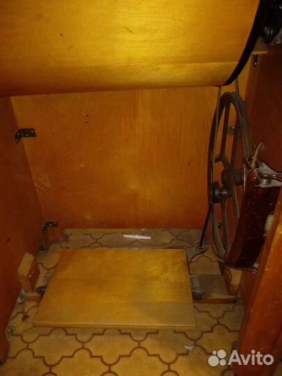 Швейная машинка. Работает отлично