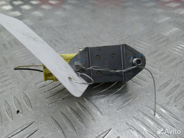 Датчик удара Toyota Prius 2 2006 8986047040