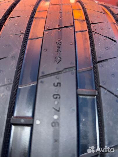 Ikon Tyres Autograph Ultra 2 SUV 295/35 R21