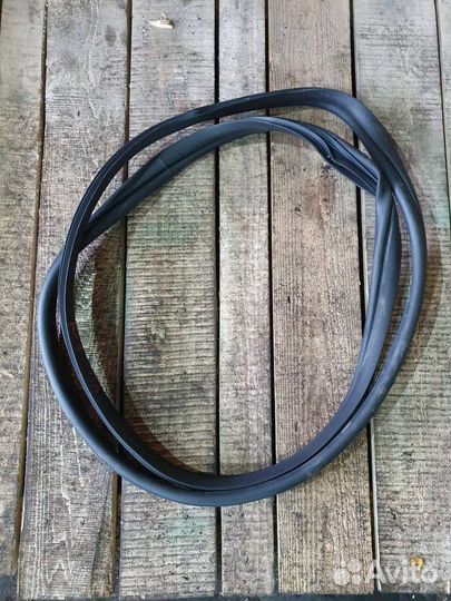 Уплотнитель проема двери лев. перед. Kia K5