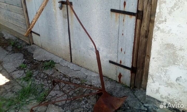 Плуг окучник ручной