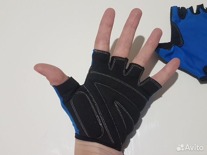 Перчатки спортивные