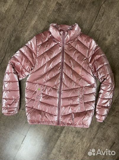 Куртки и жилеты на девочку
