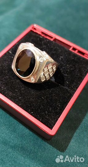 Мужской золотой перстень 750 сапфир бриллианты