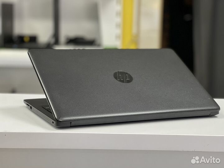 Мощный HP 15 FHD Core i5-8265U 8Gb озу 256Gb SSD