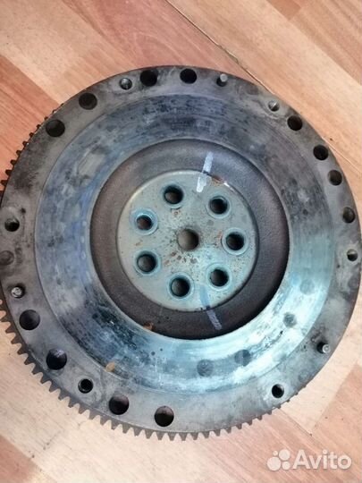 Петли багажника и др.mitsubishi carisma