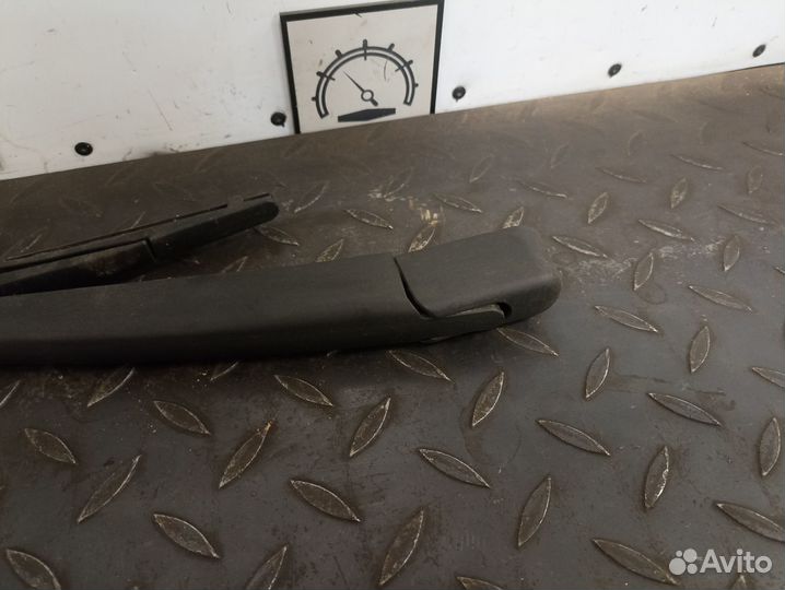 Поводок стеклооч. заднего Nissan Qashqai J10