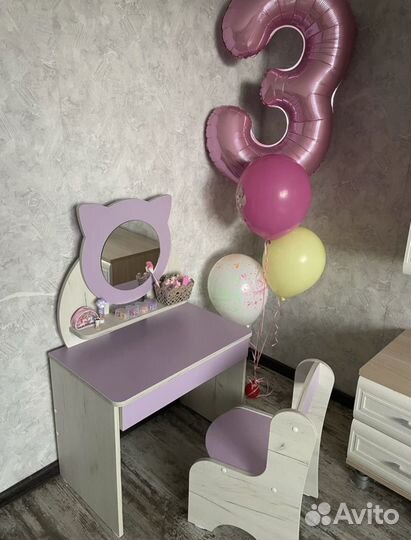Детский туалетный столик