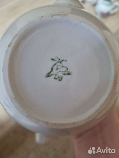 Чайник и блюдце