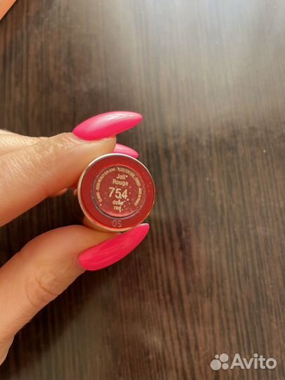 Clarins помада 754 joly rouge