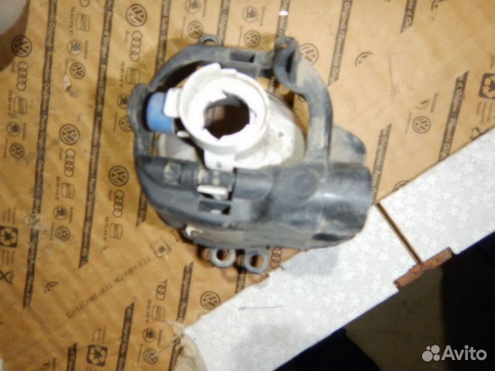 Фара противотуманная правая Toyota Corolla E180