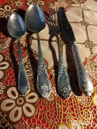 Десертная, чайная ложки, нож, вилка