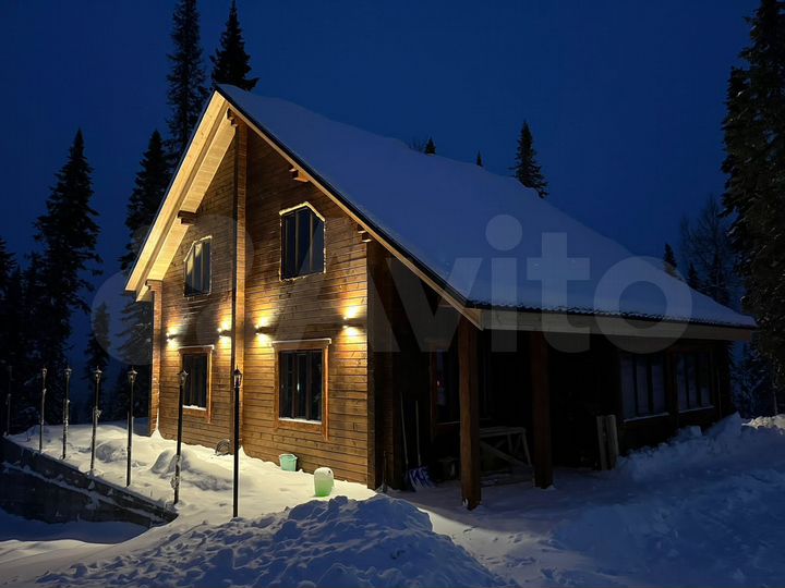 Дом 200 м² на участке 12 сот.