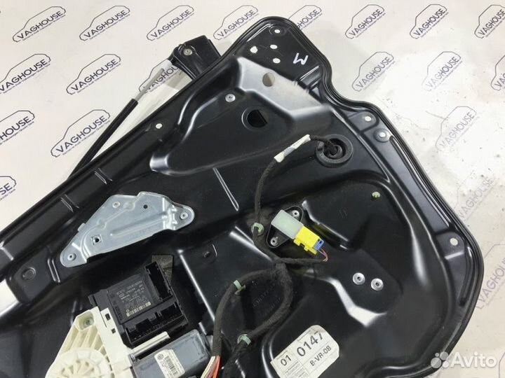 Стеклоподъемник передний правый Volkswagen Passat