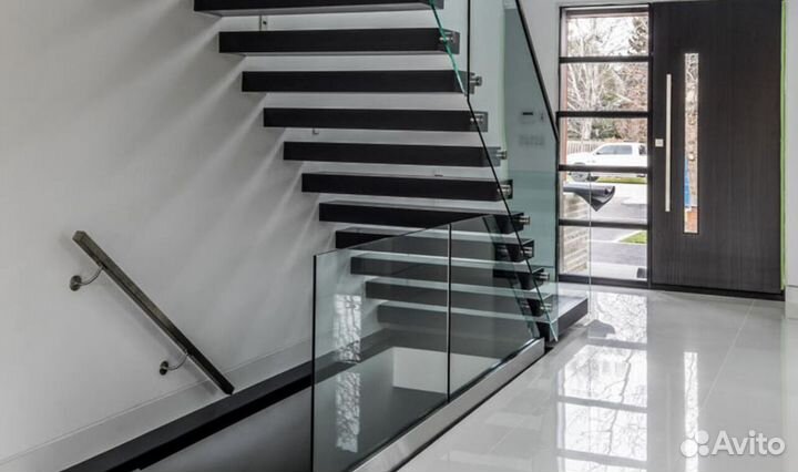 Стеклянные перила для лестниц