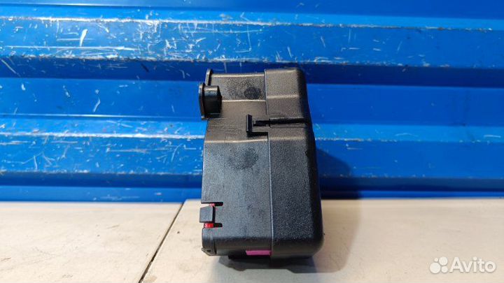 Блок предохранителей левый Audi A4 B5 1.6 ADP 1997