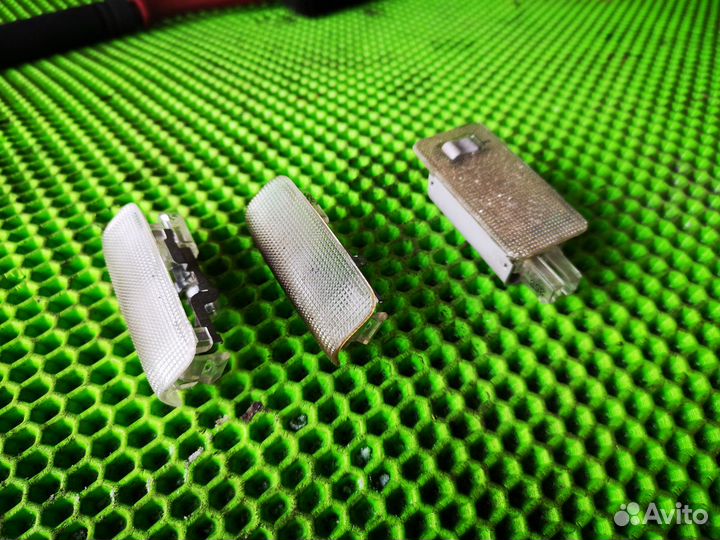 Плафон двери багажнки на Lexus RX 300/330/350/400h