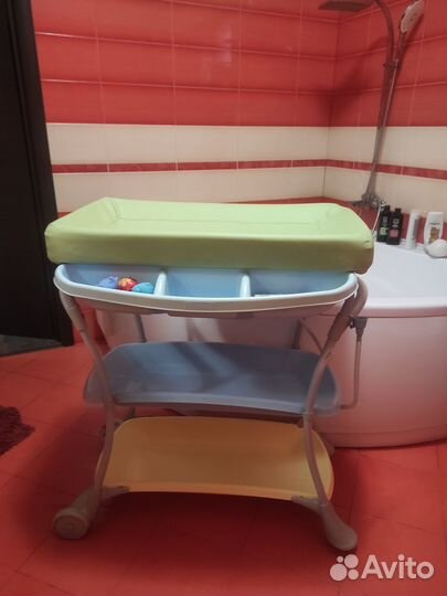 Ванночка с пеленальным столиком