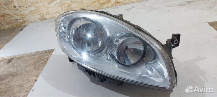 Фара галогеновая передняя правая Fiat Linea