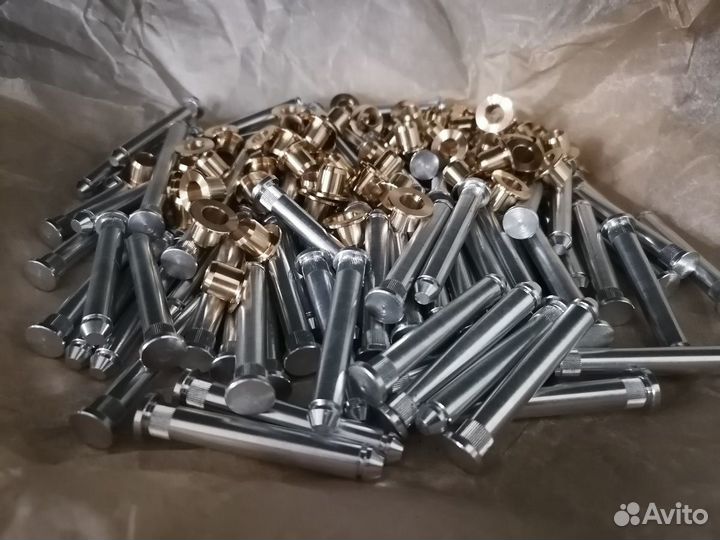 Шарнир петель дверей на Nissan