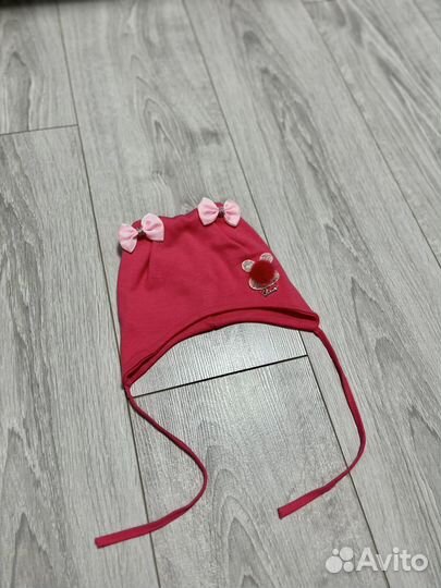 Шапочка для девочки на завязках