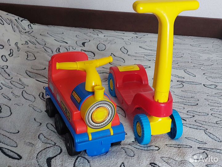 Машинка каталка толокар с ручкой
