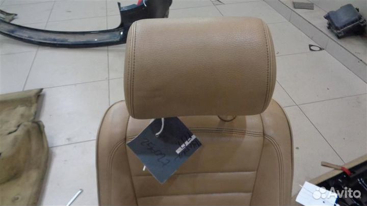 Сиденье переднее правое Volkswagen Touareg 2002-2