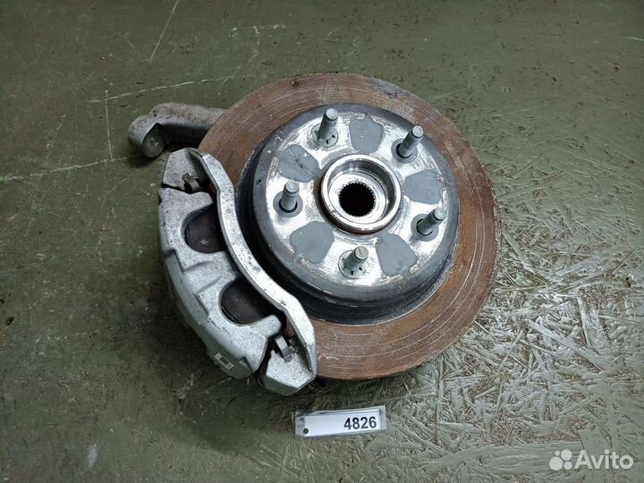 Кулак поворотный правый