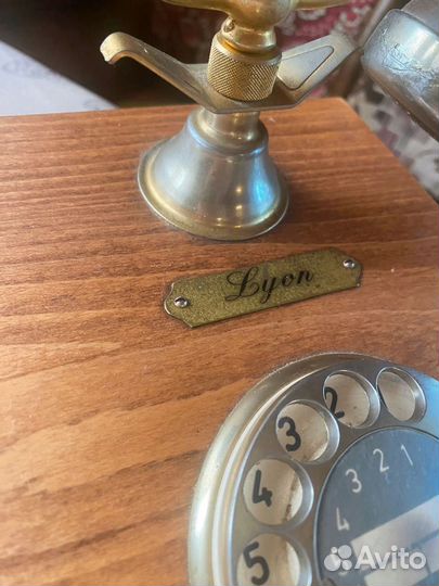 Телефон Ретро