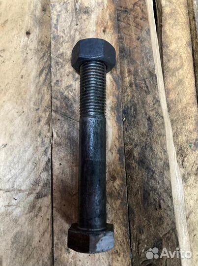 Болт 100 тонн