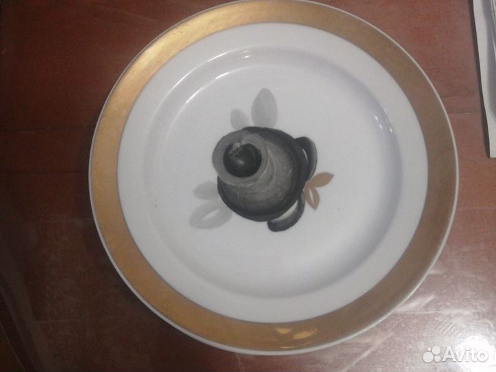 Тарелки чёрная роза дулево