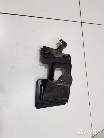 Кронштейн (Haval F7)