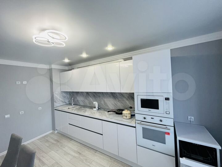 2-к. квартира, 90 м², 9/10 эт.