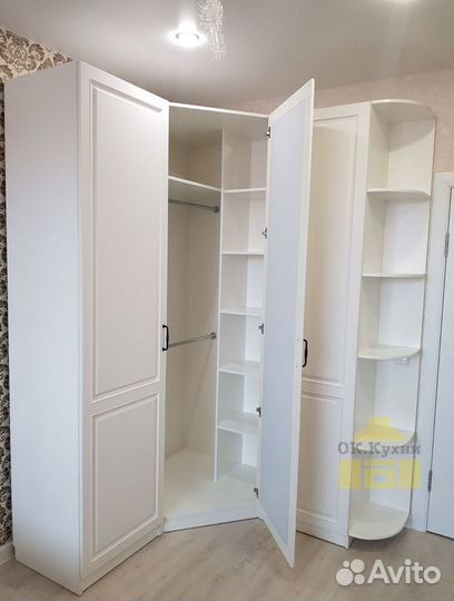 Угловой шкаф