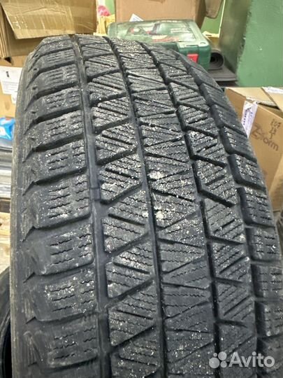 Bridgestone Blizzak DM-V3 235/55 R20 102T