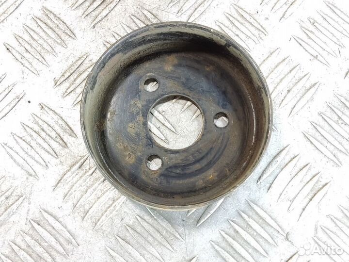 Шкив водяного насоса помпы Ford Focus 1998-2005
