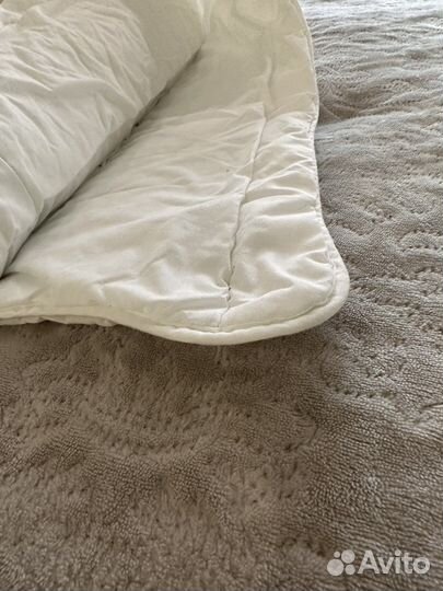 Детское одеяло и подушка в кроватку