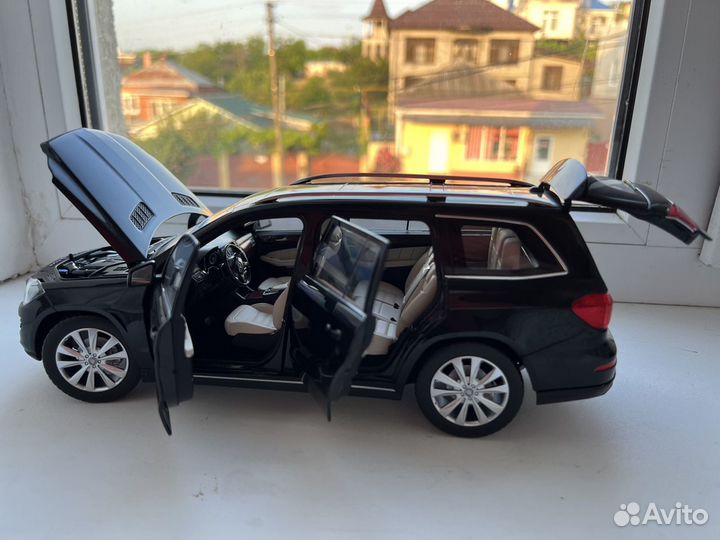 Модели mercedes GL 1/18