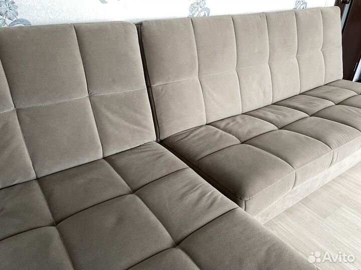 Большой угловой диван