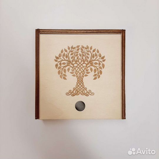 Деревянная коробка для подарка