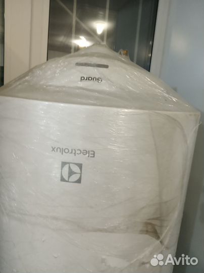 Водонагреватель сухой тен Electrolux 50 Guard