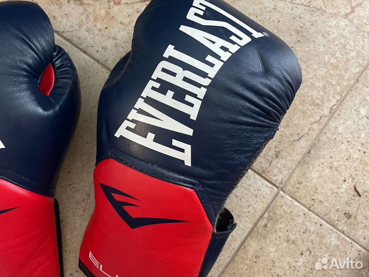 Боксерские перчатки Everlast