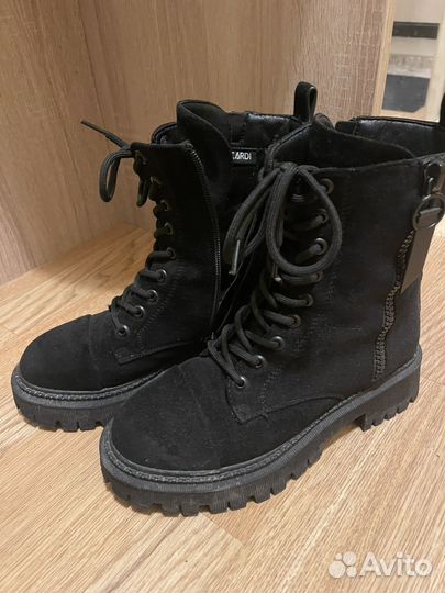 Женские демисезонные чёрные ботинки