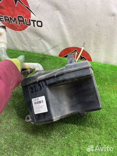 Бачок стеклоомывателя Toyota Cresta GX100