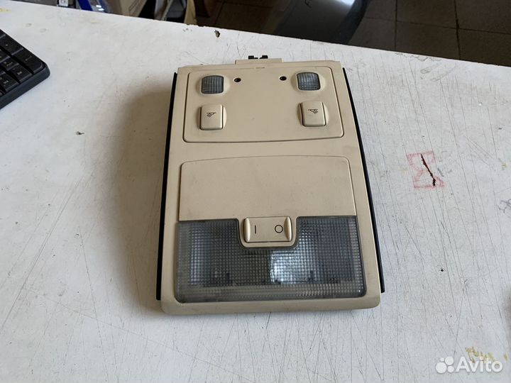 Плафон салонный Audi A6C5 бежевый / серый